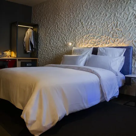 Letoh Letoh Otel Bilbao